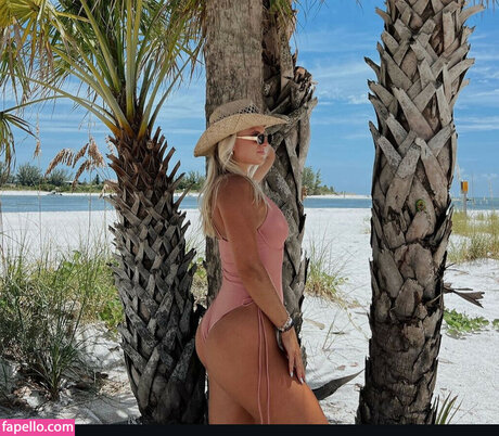 Cayla Vanderbaan pretty model pics