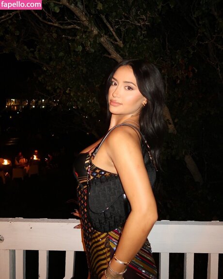 Leah Kateb pretty actress img