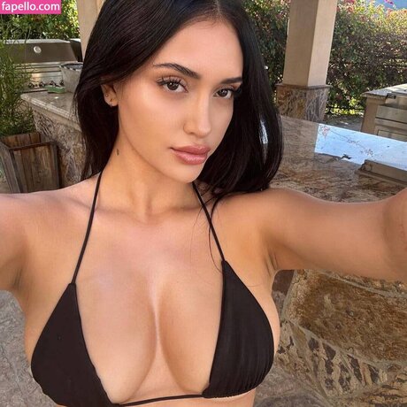 Leah Kateb pretty pornstar picture