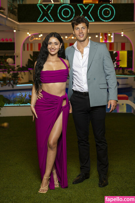 Leah Kateb star exclusive images