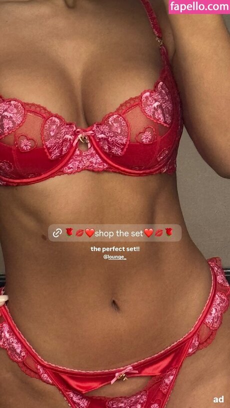 Natalie Gessey exclusive model pic