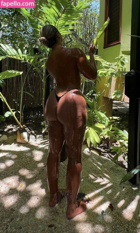 Natalie Gessey naked star images