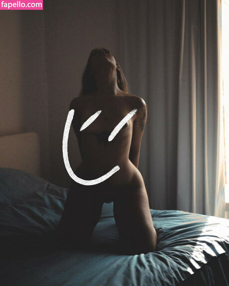 Mel Breia pornstar naked pic