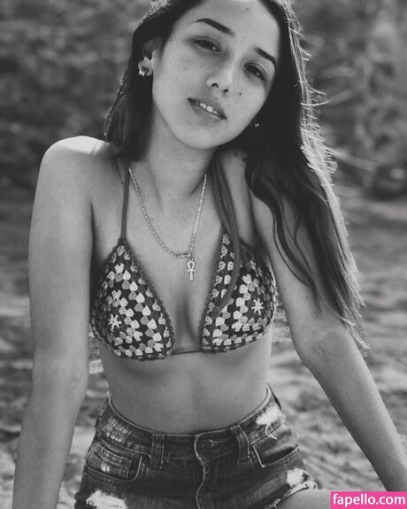 teen natural tits onlyfans naked img