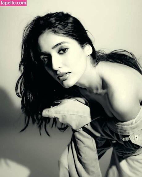 Ojasvi Sharma high quality actress img