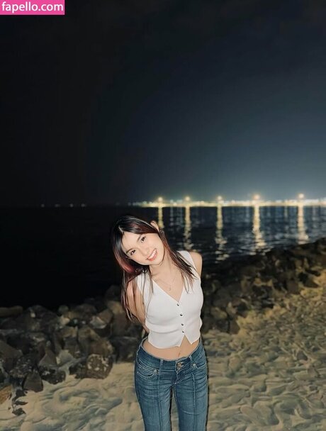 Leonazhen adult actress gallery