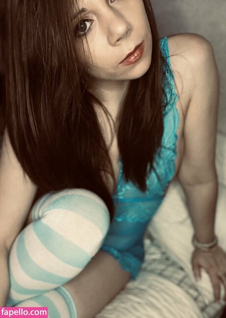 Novah Knight model xxx pictures