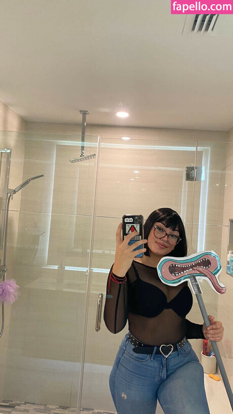 ghouluvr pretty actress pic