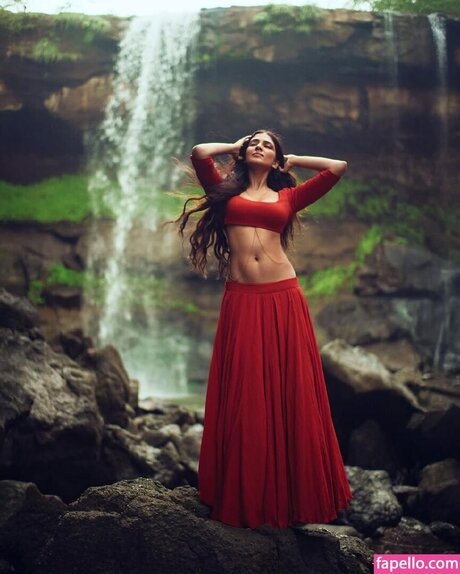 Malavika Mohanan pornstar erotic pics