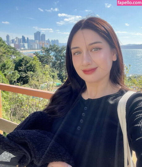 Lilyshibe nice actress picture