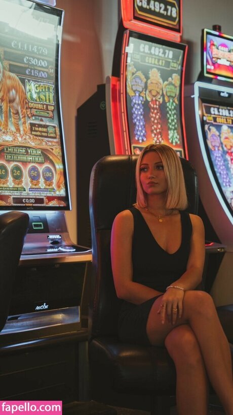 Hello__iris nude pornstar images