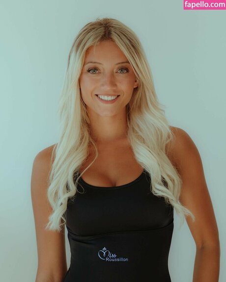 Hello__iris sexy actress pictures