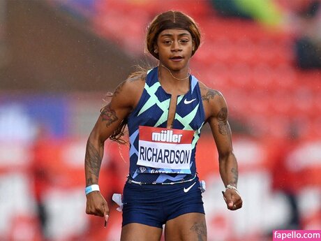 Shacarri Richardson model erotic gallery