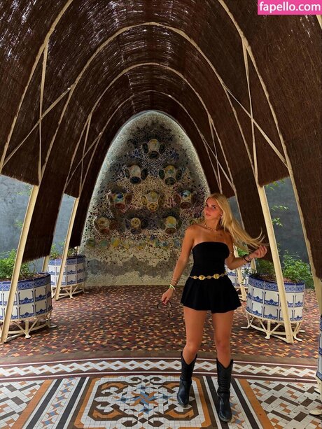 Iris Vallaranii nudes pornstar pic