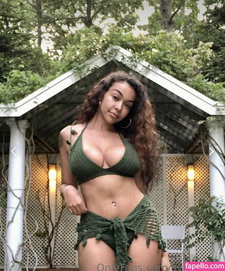 sydswrldxo star naked gallery