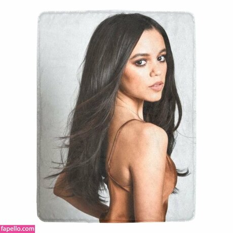 Jennaortega star art photos