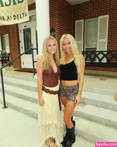 Mads Thompson Maddiiedee model exclusive archive