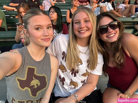 Mads Thompson Maddiiedee model top archive