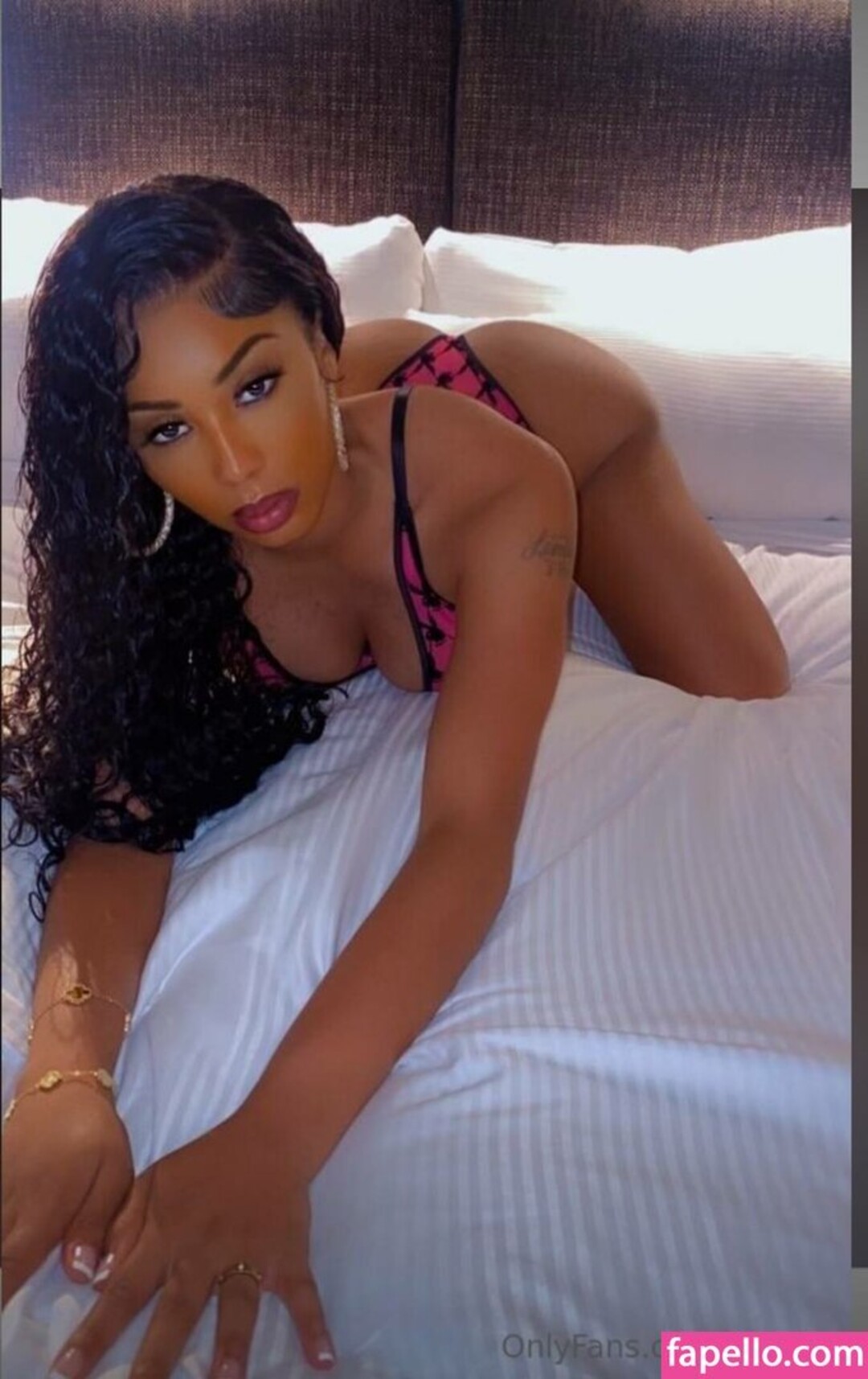 Royalty 24kt adult model archive