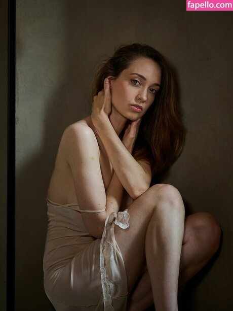 Anna Collini thumbnail