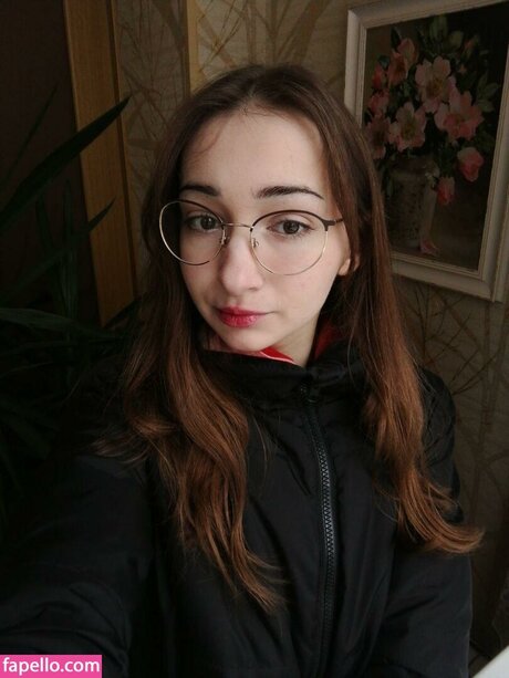 Polly Bee sexy pornstar pic