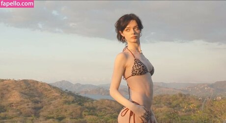 Carmaxlla hot actress images