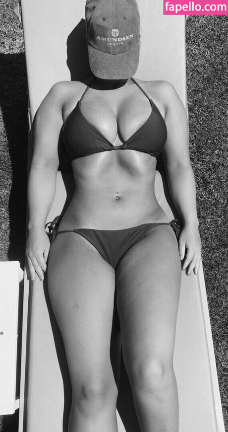 Julianne Larsen hd star photos