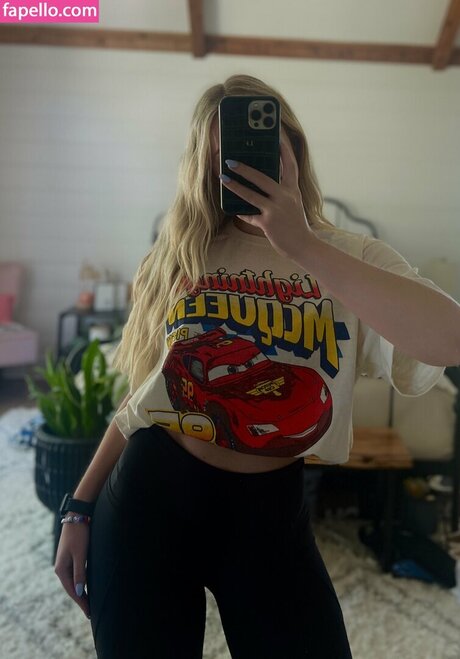 Lynzie Fulton perfect pornstar img