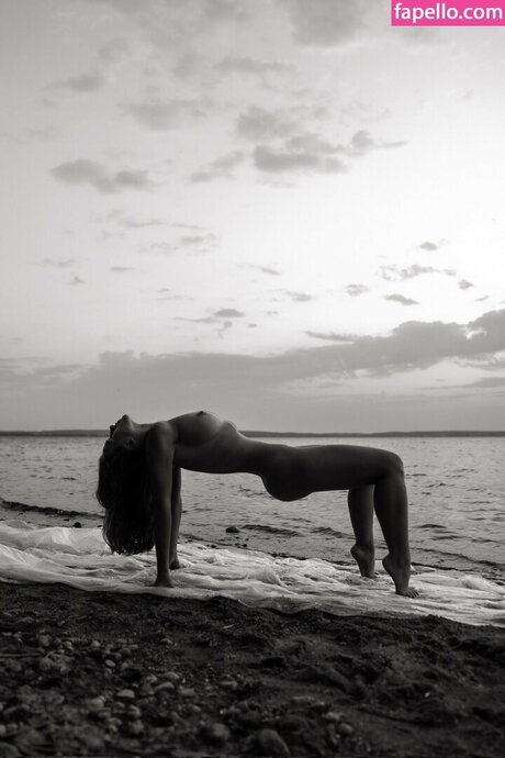 Yuliana Prokhorenko thumbnail