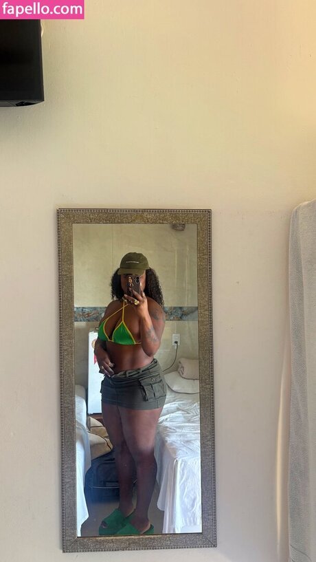 Jucizar model nudes photo