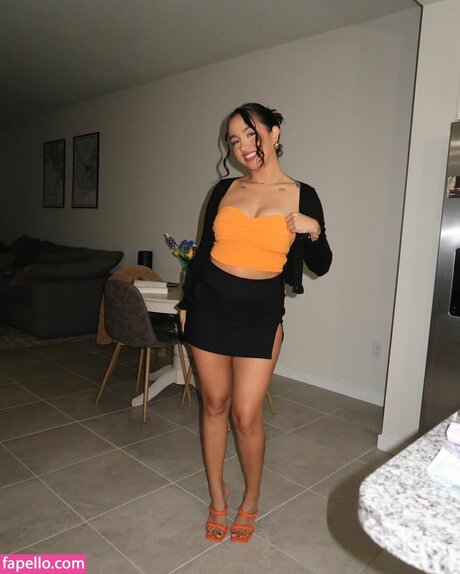 Zaira Lissette nude model photo