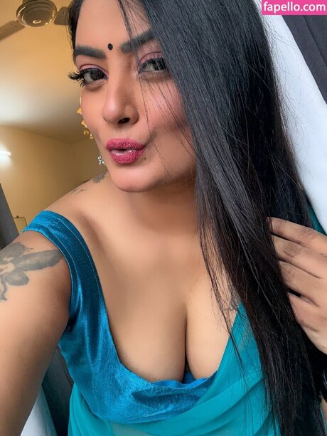 Twinkle Kapoor sexy star img