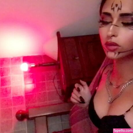 lucii p__ nice model pic