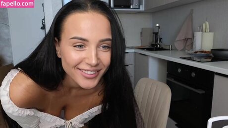 Want Emma high quality pornstar pics