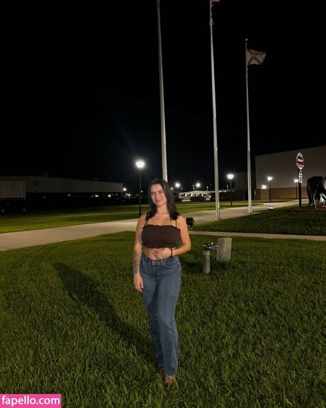 Sierra Elizabeth nude pornstar images