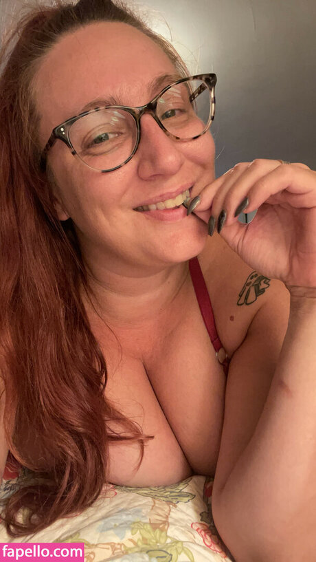 RefashionedHippie star naked galleries