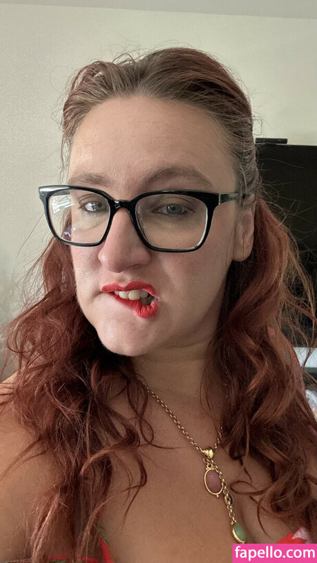 RefashionedHippie model porn pictures