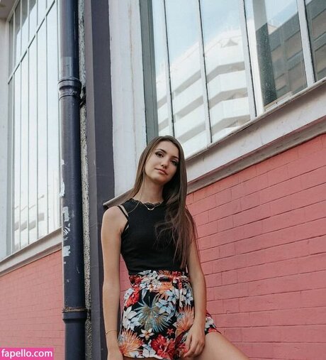 Juliette Arz nice actress photo