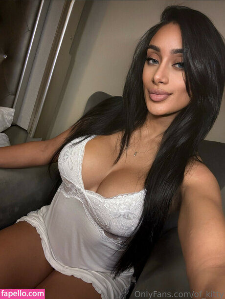 Katyvette pornographic model image