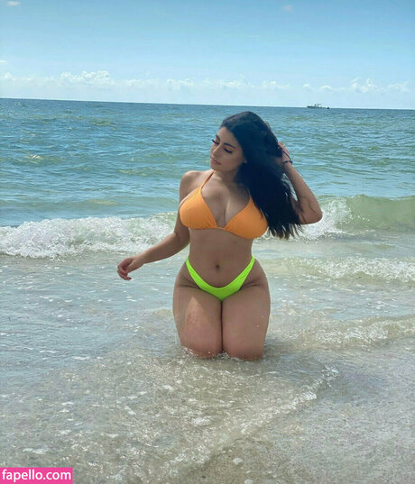 jolie23x erotic model archive