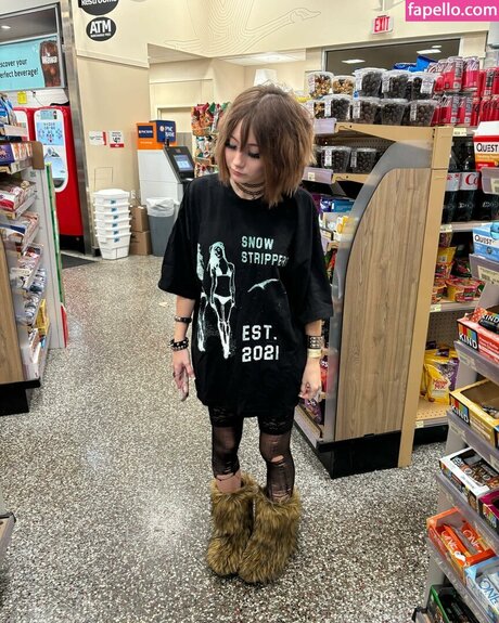 Trinity Manaj perfect actress images