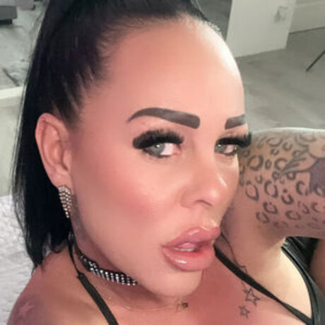 hotmilfbitch top actress photo