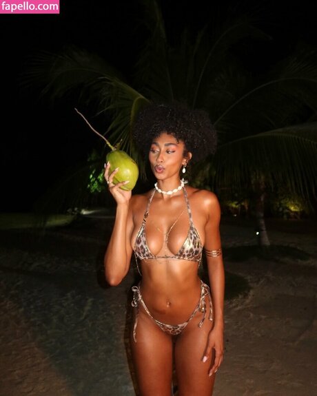 Jasmine Chola star top photos