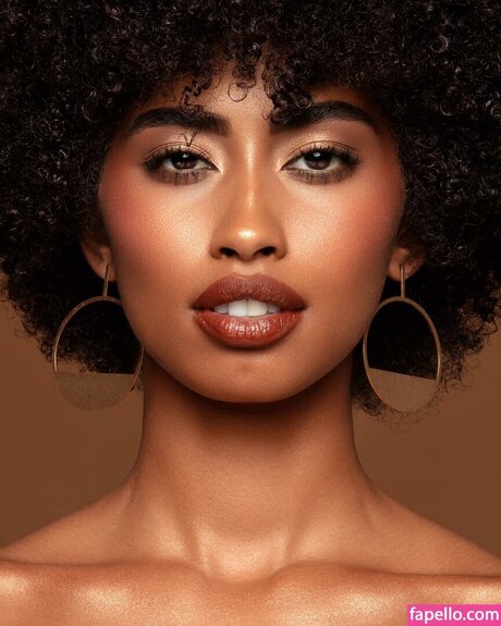 Jasmine Chola actress photos