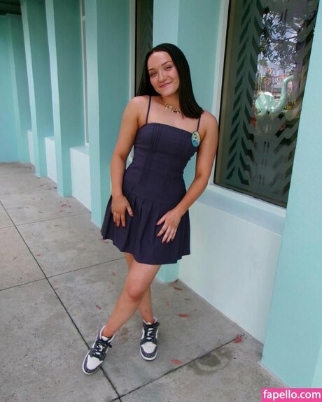 Izzy Moreno nude star images