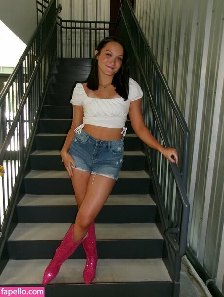 Izzy Moreno model exclusive galleries