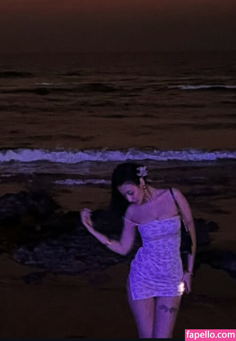 shradhaa 2110 model naked image