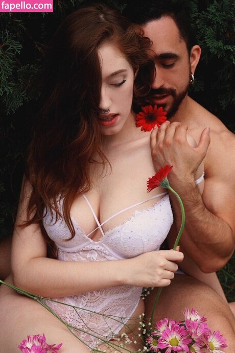 Blue Cromwyll nudes model photos