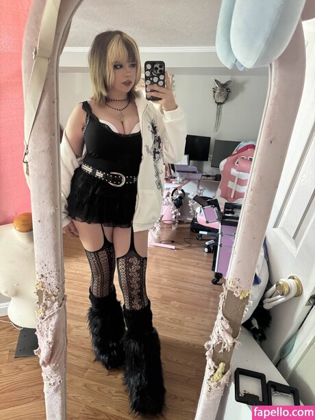 Saltedfishcakes perfect model pic