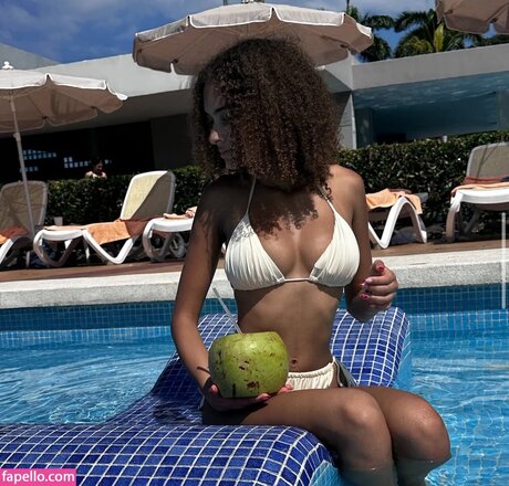 Gabby Lana model top img